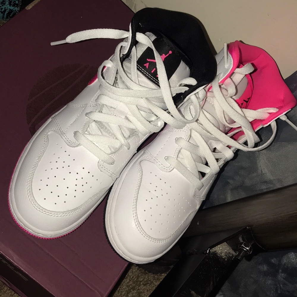 Black, white & pink Jordan 1s